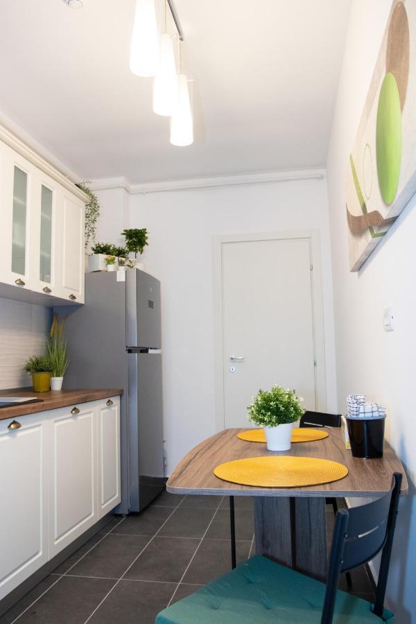Lazo Two Room- Luxury Apartment Bukarest Exterior foto