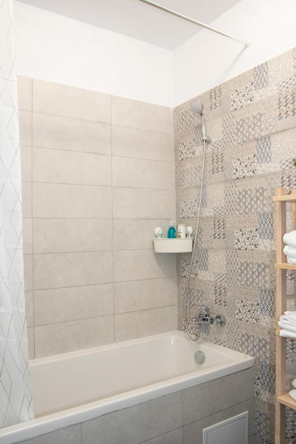 Lazo Two Room- Luxury Apartment Bukarest Exterior foto