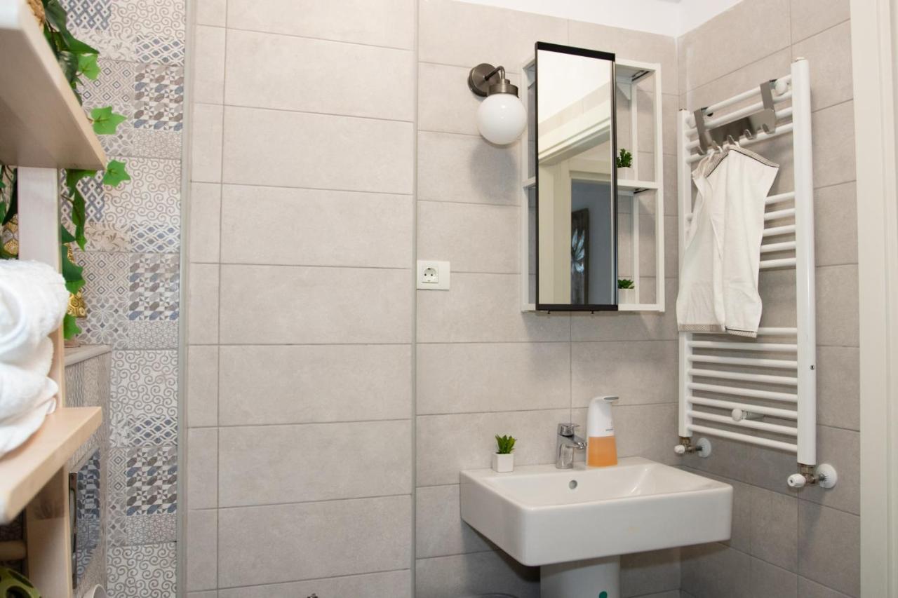 Lazo Two Room- Luxury Apartment Bukarest Exterior foto