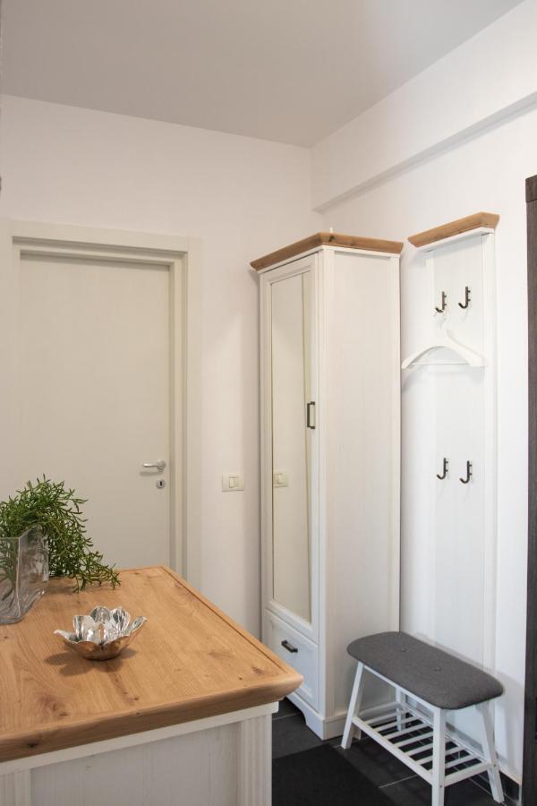 Lazo Two Room- Luxury Apartment Bukarest Exterior foto